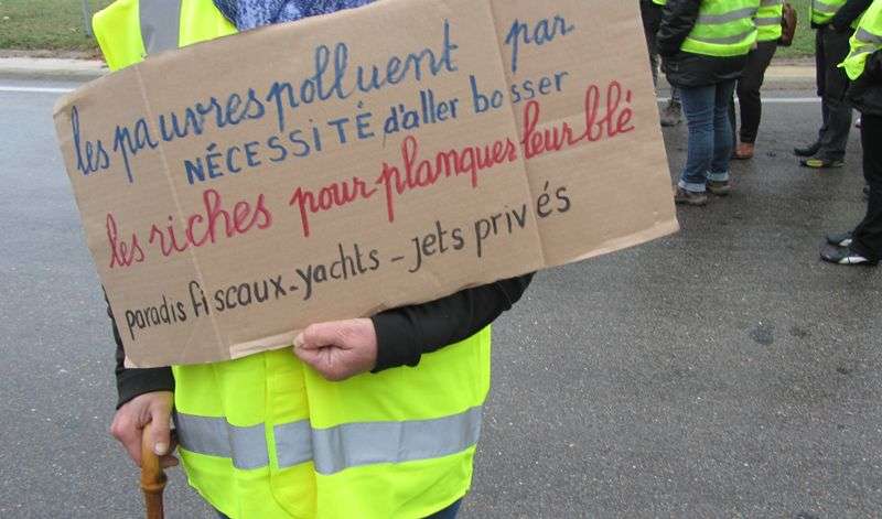 photos-gilets-jaunes-crest-vallee-drome-17-novembre-au-ronds-points_49_w